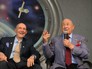 Участники космической миссии "Союз-Аполлон" командир космического корабля "Союз-19" Алексей Леонов и командир корабля "Аполлон" Томас Стаффорд во время встречи Участники космической миссии "Союз-Аполлон" командир космического корабля "Союз-19" Алексей Леонов и командир корабля "Аполлон" Томас Стаффорд во время встречи