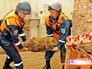 Саперный отряд МЧС обезвреживает снаряд времен ВОВ Саперный отряд МЧС обезвреживает снаряд времен ВОВ