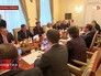 Глава российского правительства Дмитрий Медведев во время встречи Глава российского правительства Дмитрий Медведев во время встречи