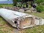 Фрагмент предположительно принадлежащий пропавшему самолёту Boeing 777 "Малазийских авиалиний" Фрагмент предположительно принадлежащий пропавшему самолёту Boeing 777 "Малазийских авиалиний"