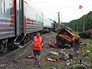 Последствия столкновения поезда с КамАЗом на железной дороге Последствия столкновения поезда с КамАЗом на железной дороге