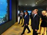 Президент России Владимир Путин и мэр Москвы Сергей Собянин во время осмотра океанариума Президент России Владимир Путин и мэр Москвы Сергей Собянин во время осмотра океанариума