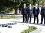 Владимир Путин и Дмитрий Медведев на мемориальном комплексе Малахов курган Владимир Путин и Дмитрий Медведев на мемориальном комплексе Малахов курган