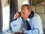 Президент РФ Владимир Путин в салоне вертолета Президент РФ Владимир Путин в салоне вертолета