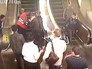 Ребенка зажало в эскалаторе Ребенка зажало в эскалаторе