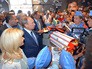 Президент РФ Владимир Путин во время посещения павильона фестиваля "От винта" на Международном авиационно-космическом салоне МАКС Президент РФ Владимир Путин во время посещения павильона фестиваля "От винта" на Международном авиационно-космическом салоне МАКС