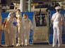 Медосмотр спасённых с затонувшего корабля беженцев Медосмотр спасённых с затонувшего корабля беженцев