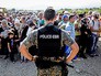 Нелегальные мигранты прибывают в Европу Нелегальные мигранты прибывают в Европу