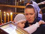 Прихожане в храме Прихожане в храме