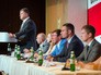 Президент Украины Пётр Порошенко выступает с трибуны Президент Украины Пётр Порошенко выступает с трибуны