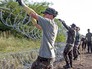 Анти-миграция забор на границе Сербии и Венгрии Анти-миграция забор на границе Сербии и Венгрии