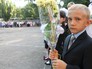 Первоклассник школы № 14 города Донецка на торжественной линейке в День знаний Первоклассник школы № 14 города Донецка на торжественной линейке в День знаний