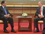 Владимир Путин и Президент Лаосской Народно-Демократической Республики Тюммали Сайнясон Владимир Путин и Президент Лаосской Народно-Демократической Республики Тюммали Сайнясон