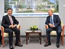 Владимир Путин с вице-премьером Государственного совета Китайской Народной Республики Ван Яном Владимир Путин с вице-премьером Государственного совета Китайской Народной Республики Ван Яном