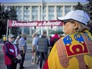 Участники антиправительственных акций у здания правительства Молдавии в Кишиневе Участники антиправительственных акций у здания правительства Молдавии в Кишиневе