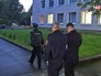 Полицейские на месте происшествия Полицейские на месте происшествия