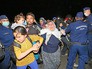 Венгерская полиция задерживает мигрантов Венгерская полиция задерживает мигрантов