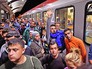 Мигранты на вокзале Будапешта Мигранты на вокзале Будапешта