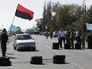 Активисты блокируют автомобильную трассу на границе Украины и Крыма Активисты блокируют автомобильную трассу на границе Украины и Крыма