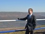 Председатель правительства РФ Дмитрий Медведев во время осмотра панорамы карьера Михайловского горнообогатительного комбината Председатель правительства РФ Дмитрий Медведев во время осмотра панорамы карьера Михайловского горнообогатительного комбината