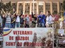Участники антиправительственных акций у здания правительства Молдавии в Кишиневе. Участники антиправительственных акций у здания правительства Молдавии в Кишиневе.