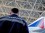 Работник авиакомпании "Трансаэро" Работник авиакомпании "Трансаэро"