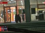 Медведь около входа в торговый центр Медведь около входа в торговый центр