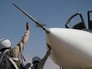 Российские летчики у самолета Су-24 перед вылетом Российские летчики у самолета Су-24 перед вылетом