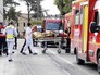 Врачи и спасатели на месте происшествия во Франции Врачи и спасатели на месте происшествия во Франции