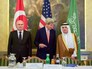 Госсекретарь США Джон Керри, министр иностранных дел Турции Феридун Синирлиоглу и глава МИД Саудовской Аравии Адель аль-Джубейр Госсекретарь США Джон Керри, министр иностранных дел Турции Феридун Синирлиоглу и глава МИД Саудовской Аравии Адель аль-Джубейр