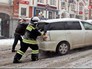 Сотрудники МЧС ликвидируют последствия снегопада Сотрудники МЧС ликвидируют последствия снегопада