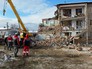 Сотрудник МЧС РФ у разрушенного в результате взрыва дома в поселке Корфовский в Хабаровском крае Сотрудник МЧС РФ у разрушенного в результате взрыва дома в поселке Корфовский в Хабаровском крае