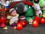 Цветы, свечи и игрушки у входа в Аэропорт "Пулково" Цветы, свечи и игрушки у входа в Аэропорт "Пулково"