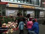 Цветы, свечи и игрушки у входа в Аэропорт "Пулково" Цветы, свечи и игрушки у входа в Аэропорт "Пулково"