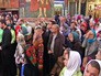 Прихожане в храме Прихожане в храме