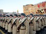 Военнослужащие на Красной площади в Москве во время репетиции торжественного марша, посвященного параду 7 ноября 1941 года Военнослужащие на Красной площади в Москве во время репетиции торжественного марша, посвященного параду 7 ноября 1941 года