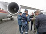 Сотрудники МЧС России возле самолёта Сотрудники МЧС России возле самолёта