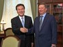 Руководитель администрации президента России Сергей Иванов на встрече с президентом FATF Син Чже Юном Руководитель администрации президента России Сергей Иванов на встрече с президентом FATF Син Чже Юном