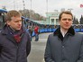 Максим Ликсутов осматривает автобусы Максим Ликсутов осматривает автобусы