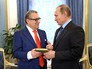 Президент России Владимир Путин и художественный руководитель Московского государственного театра эстрады Геннадий Хазанов Президент России Владимир Путин и художественный руководитель Московского государственного театра эстрады Геннадий Хазанов