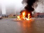 Горящая машина полиции после перестрелки в Санкт-Петербурге Горящая машина полиции после перестрелки в Санкт-Петербурге