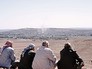 Жители Сирии наблюдают за военными действиями Жители Сирии наблюдают за военными действиями