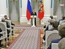 Президент России Владимир Путин вручает госнаграды Президент России Владимир Путин вручает госнаграды