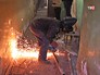 Рабочие проводят капремонт Рабочие проводят капремонт