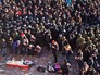 Свиная туша в гробу у здания Верховной Рады Украины Свиная туша в гробу у здания Верховной Рады Украины