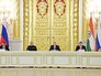 Владимир Путин и Нарендра Моди на встрече с представителями деловых кругов России и Индии Владимир Путин и Нарендра Моди на встрече с представителями деловых кругов России и Индии