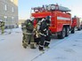 Пожарные МЧС на месте возгорания Пожарные МЧС на месте возгорания