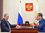 Президент России Владимир Путин и Рабочая встреча с председатель правительства РФ Дмитрий Медведев Президент России Владимир Путин и Рабочая встреча с председатель правительства РФ Дмитрий Медведев