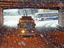 Общественный транспорт во время снегопада Общественный транспорт во время снегопада