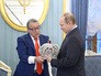 Президент России Владимир Путин и художественный руководитель Московского государственного театра эстрады Геннадий Хазанов Президент России Владимир Путин и художественный руководитель Московского государственного театра эстрады Геннадий Хазанов